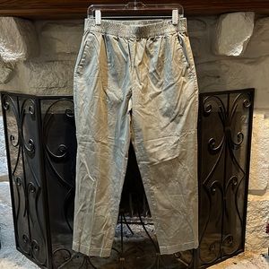 Everlane Easy pants in light green